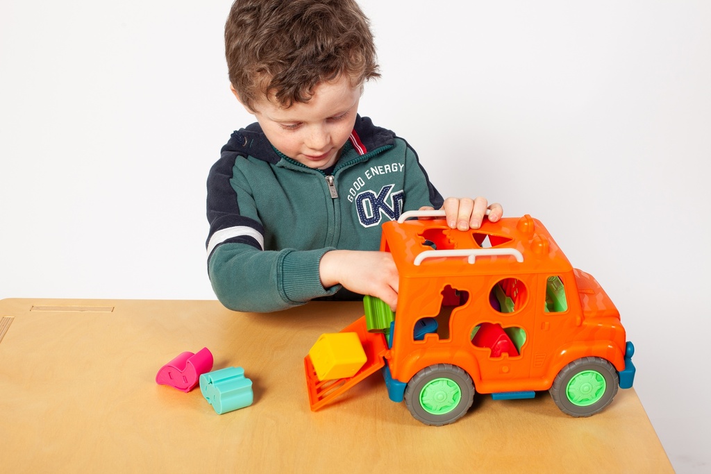 SAFARI TRUCK SHAPE SORTER