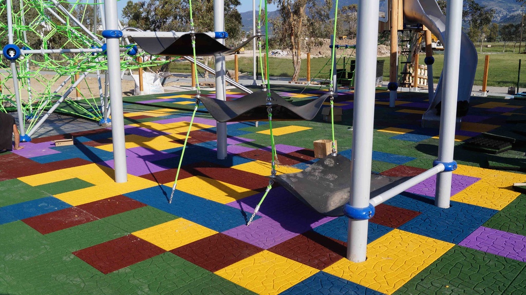 SAFETY MAT HALF 50X25X3CM RED