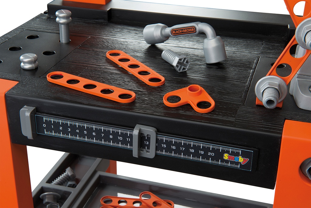 BLACK + DECKER TOOL BENCH