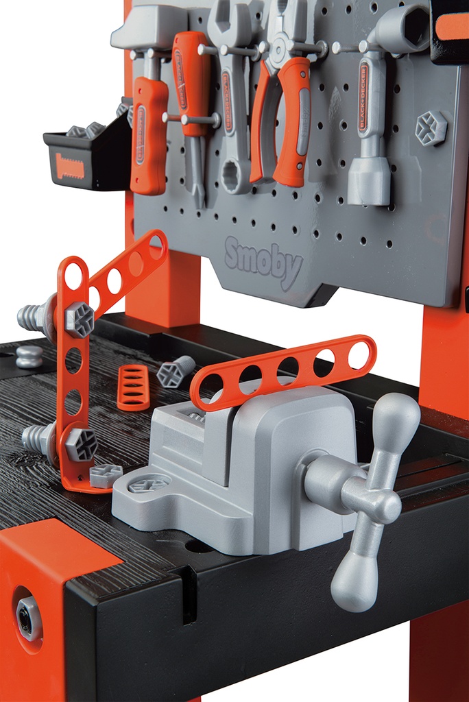 BLACK + DECKER TOOL BENCH